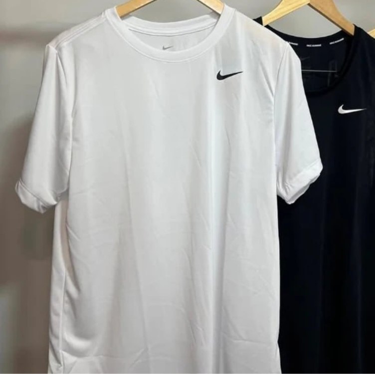 Camiseta Nike Dri-FIT Legend Reset Masculina Branco